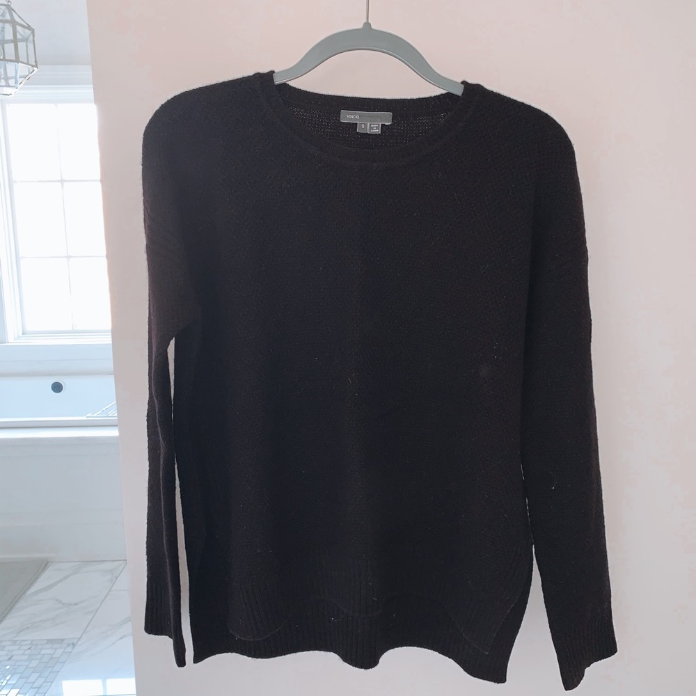 VINCE NAVY BLUE SWEATER